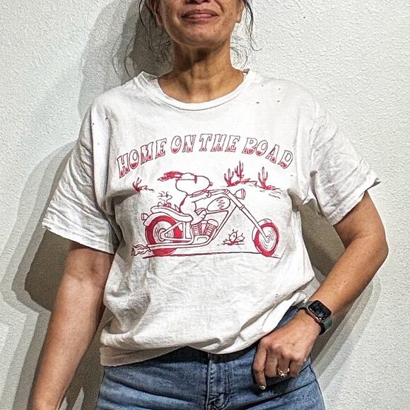 Junk Food White Snoopy Home On The Road Flea Market Destroy Tee Sz M - Picture 1 of 11